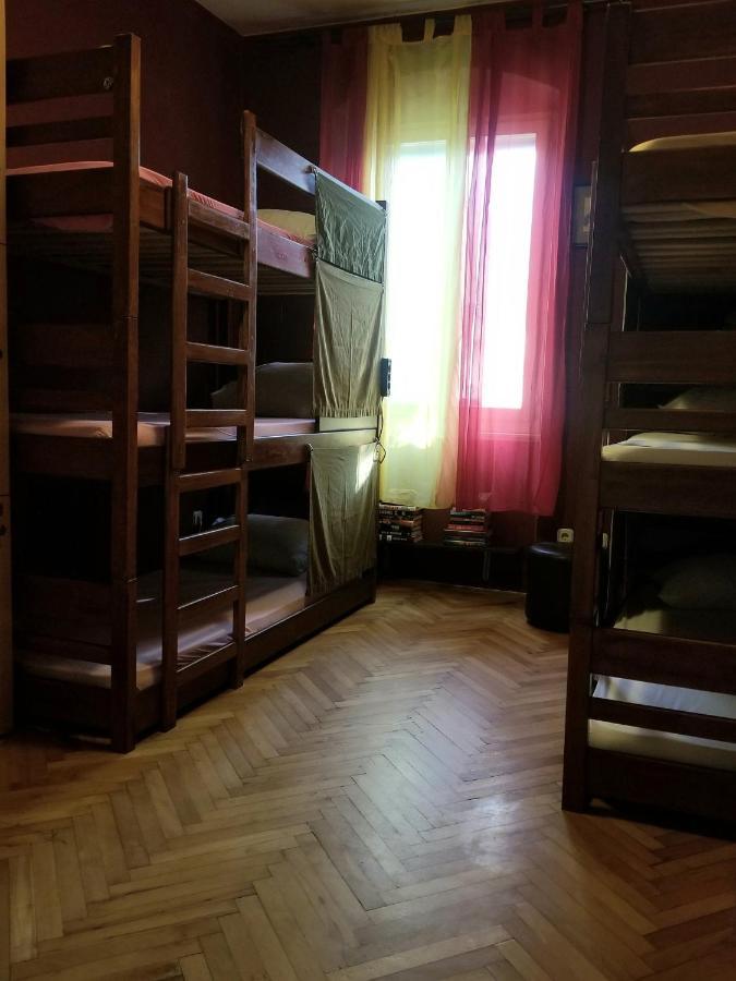 Hurricane Hostel Spalato Esterno foto